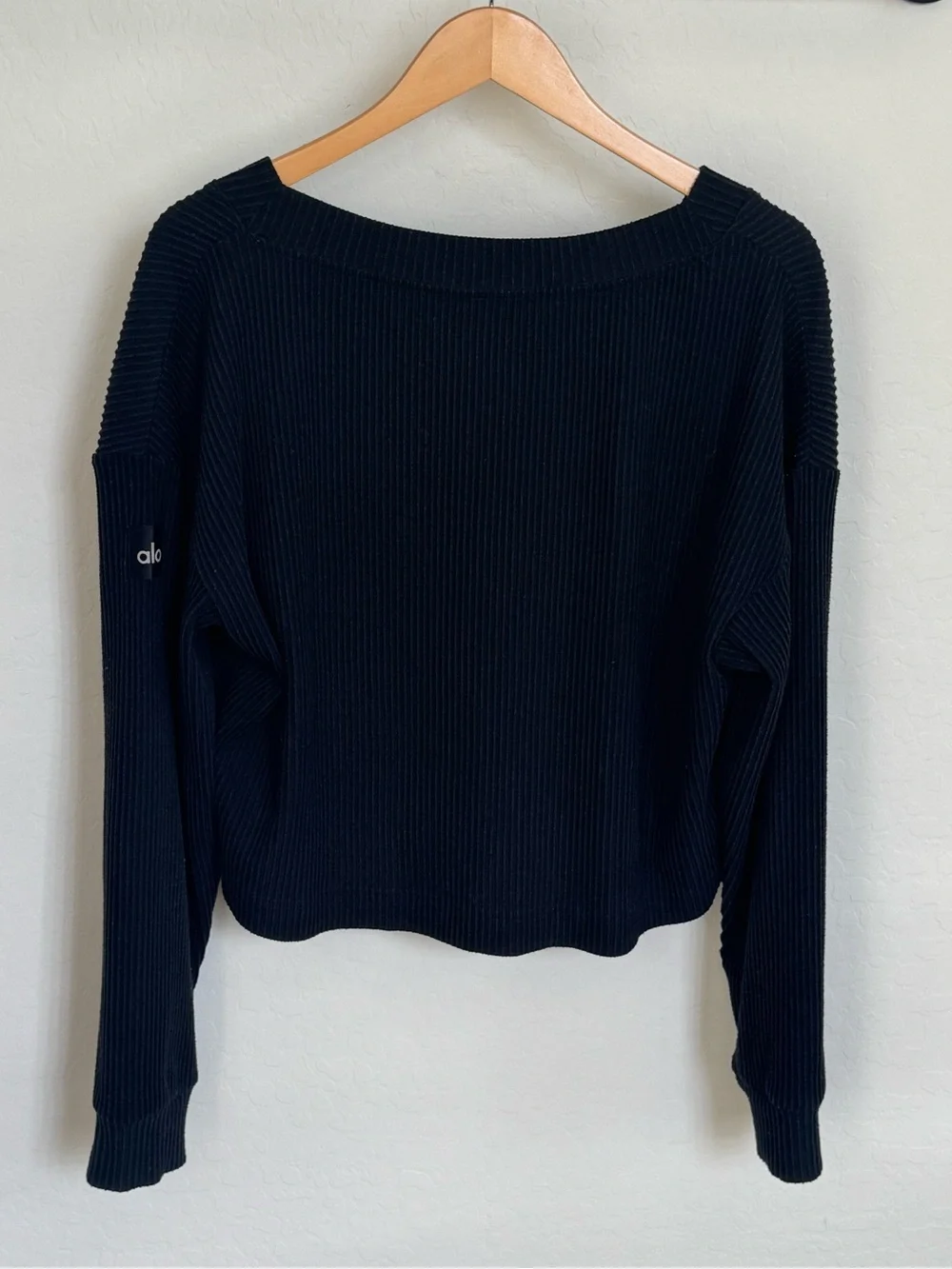 Alo Yoga Muse Ribbed V-Neck Cropped Pullover Sweater Charcoal Black Large